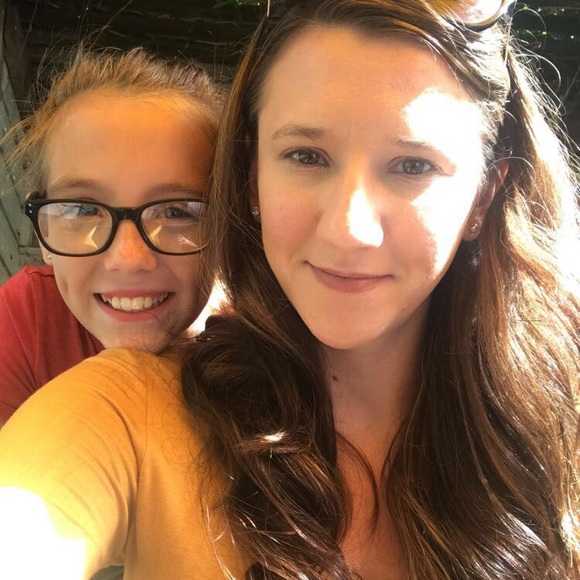 Meet your Posher, Tracy - Picture 1 of 1